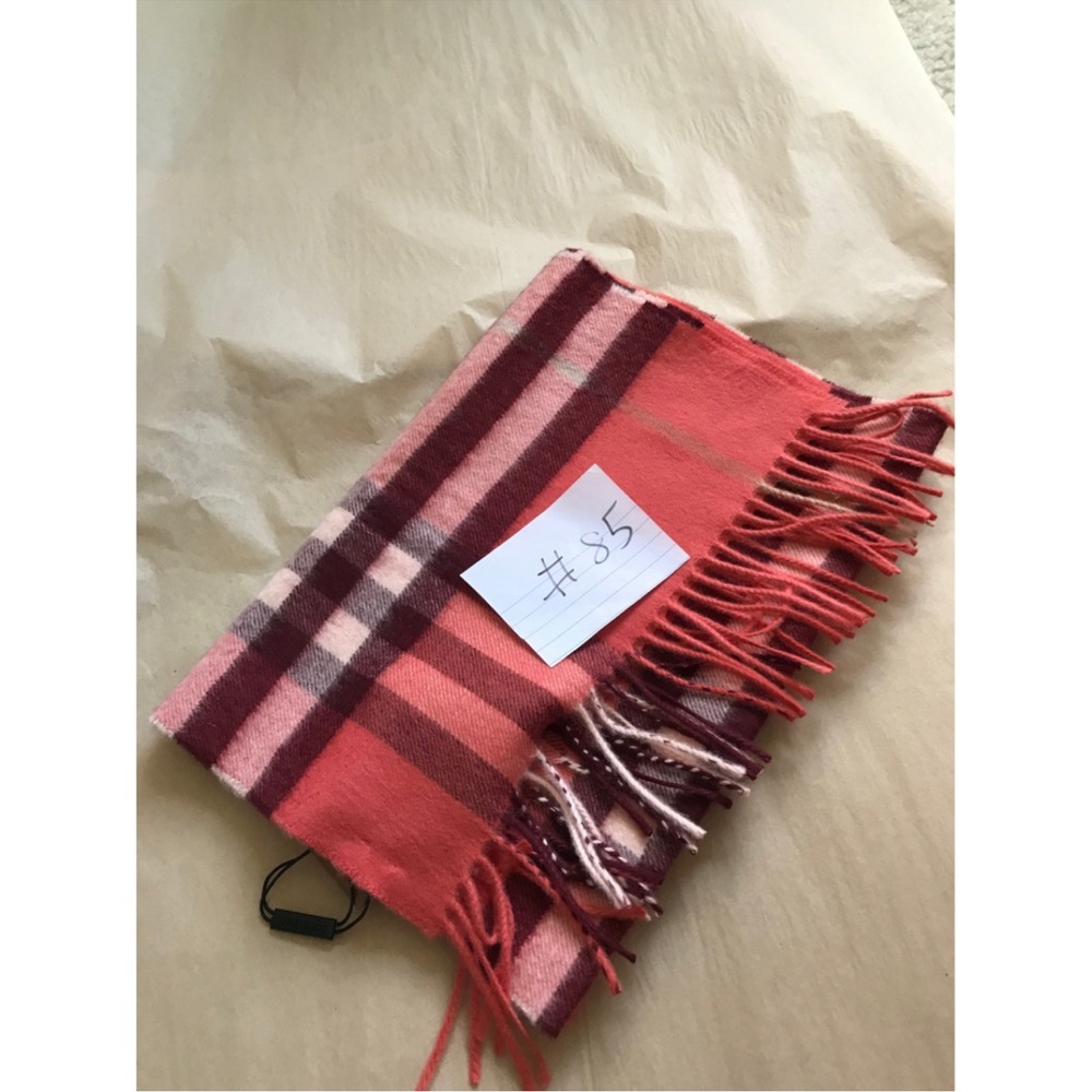 Nwt Burberry cashmere scarf - Picture 2 of 12